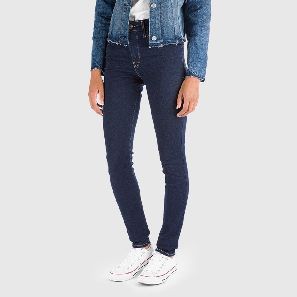 Levi’s 721 High Rise Skinny in Dark Wash size 28